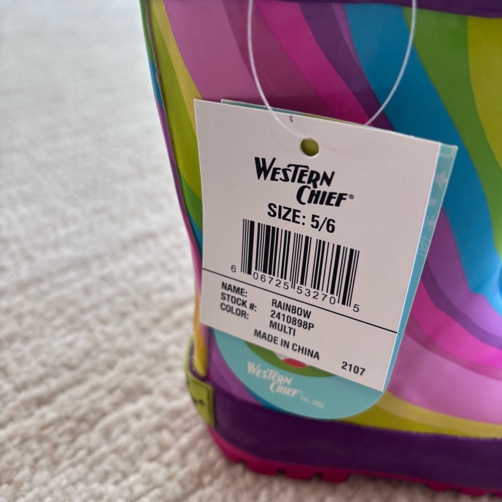 Western Chief Rainbow Stripe Kids Rain Boots in Pink, Purple, Green, Blue NWT - Picture 4 of 8